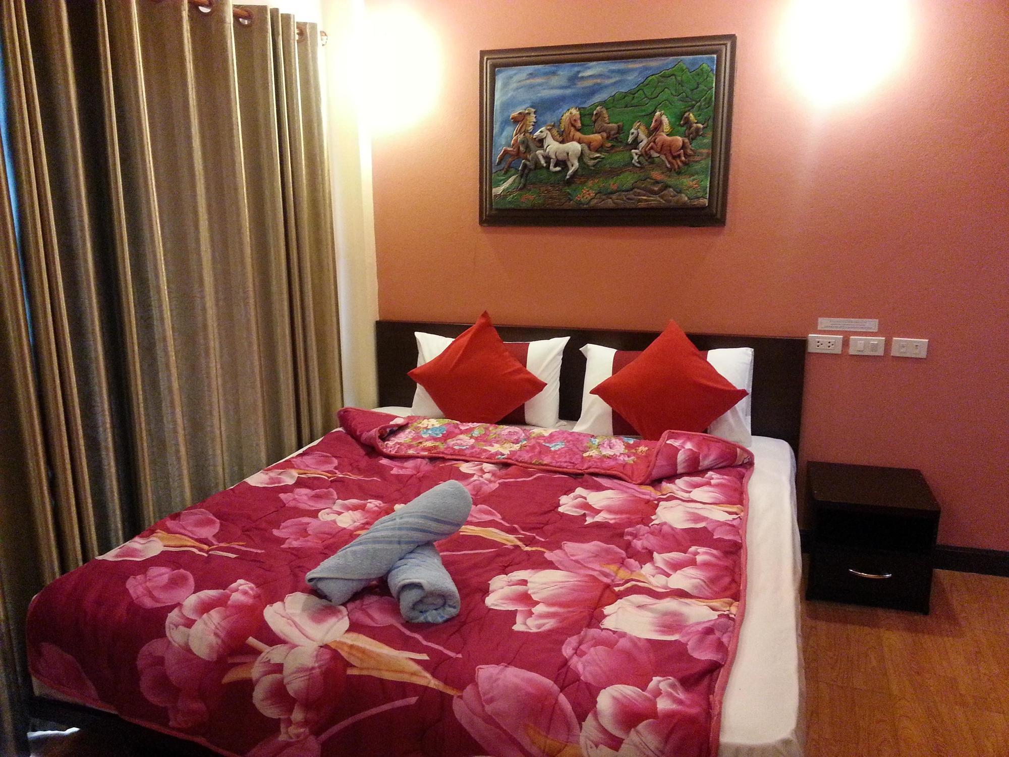 Cat House Hotel Chiang Mai Exterior photo